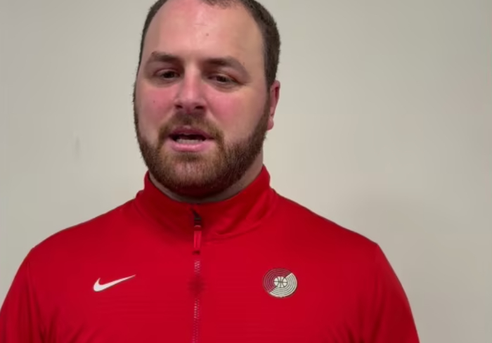 英超直播-混音主教练:杨瀚森篮板比以前更好了 英语也比夏联时进步了很多|杨翰森|波特兰开拓者队|主帅|夏季联赛|G联赛_新浪体育_新浪新闻